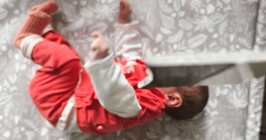 Montessori from birth - supporting baby's natural gross motor development by avoiding baby containing devices